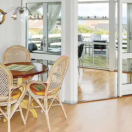 3 Bedroom Cozy In Sjolund *